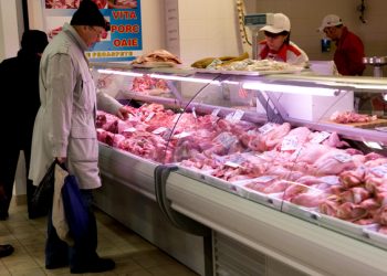 Se anunta scumpiri la carnea de porc si de pasare. Majorari de pana la 40%
