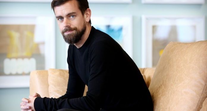 CEO-ul Twitter are un stil de viata iesit din comun. Jack Dorsey face bai cu gheata si nu mananca in weekend