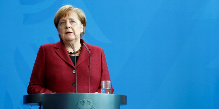 Angela Merkel vrea sa avanseze negocierile de pace pentru Ucraina impreuna cu noul presedinte, Volodimir Zelenski