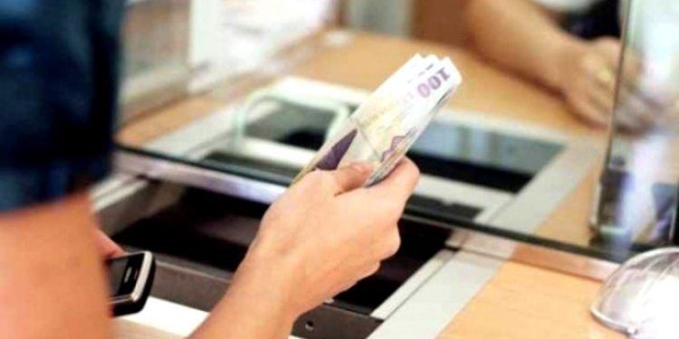 Incepand cu luna iulie, creditele in lei se vor scumpi
