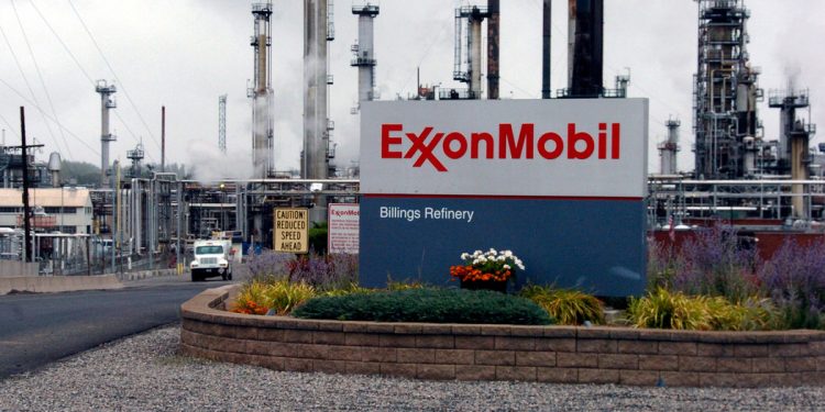 Ministrul de Externe al Ungariei forteaza mana ExxonMobil si avertizeaza ca tara sa va fi nevoita sa incheie un nou contract cu Rusia pentru importul de gaze
