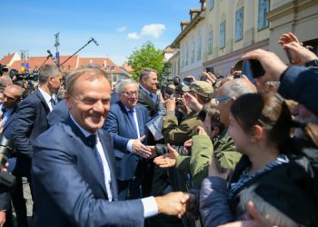Klaus Iohannis a fost impresionat de multimea prezenta la Sibiu. „Foarte frumos din partea sibienilor ca au venit”