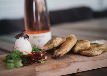 Ziua nationala a gastronomiei si vinului romanesc. Un nou motiv de sarbatoare pentru romani