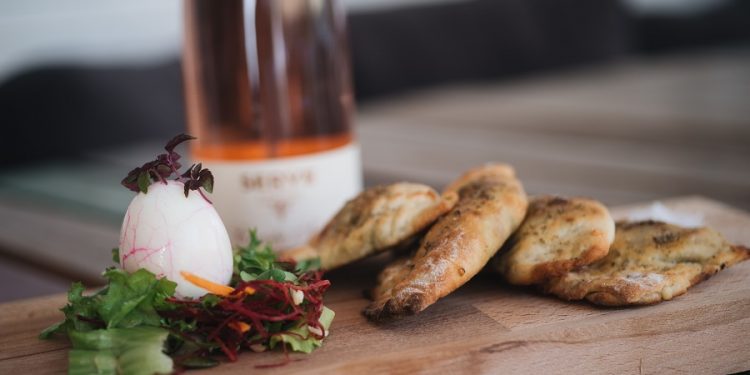 Ziua nationala a gastronomiei si vinului romanesc. Un nou motiv de sarbatoare pentru romani