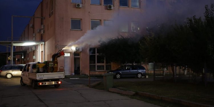 Gheorghe Covrigea, primarul comunei Berceni: „Am incercat sa luam o proba din substanta folosita insa nu am primit acceptul”