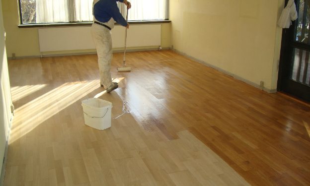 lacuri-pe-baza-da-apa-pentru-lemn