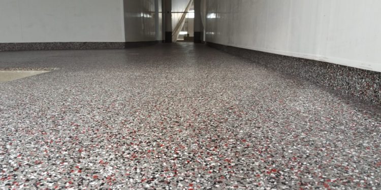 Decorati in stiluri impresionante cu pardoselile decorative. Alege intotdeauna materialele potrivite