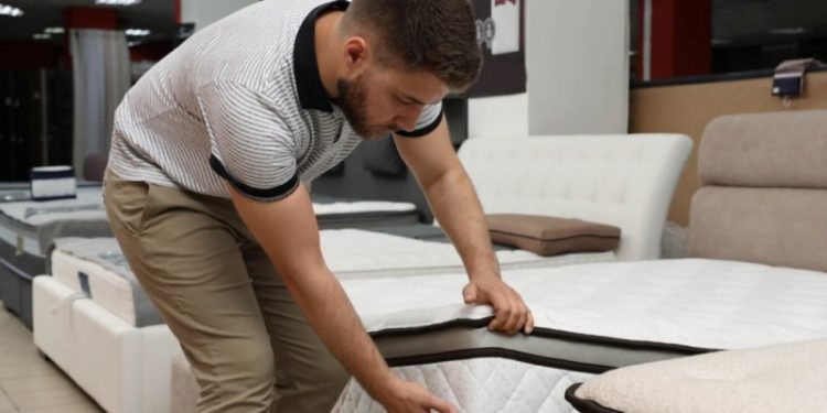 Românii au devenit mai selectivi în alegerea saltelelor
